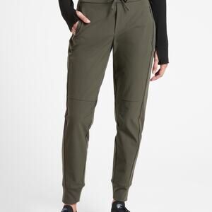 Athleta Headlands Hybrid Trek Jogger - 8